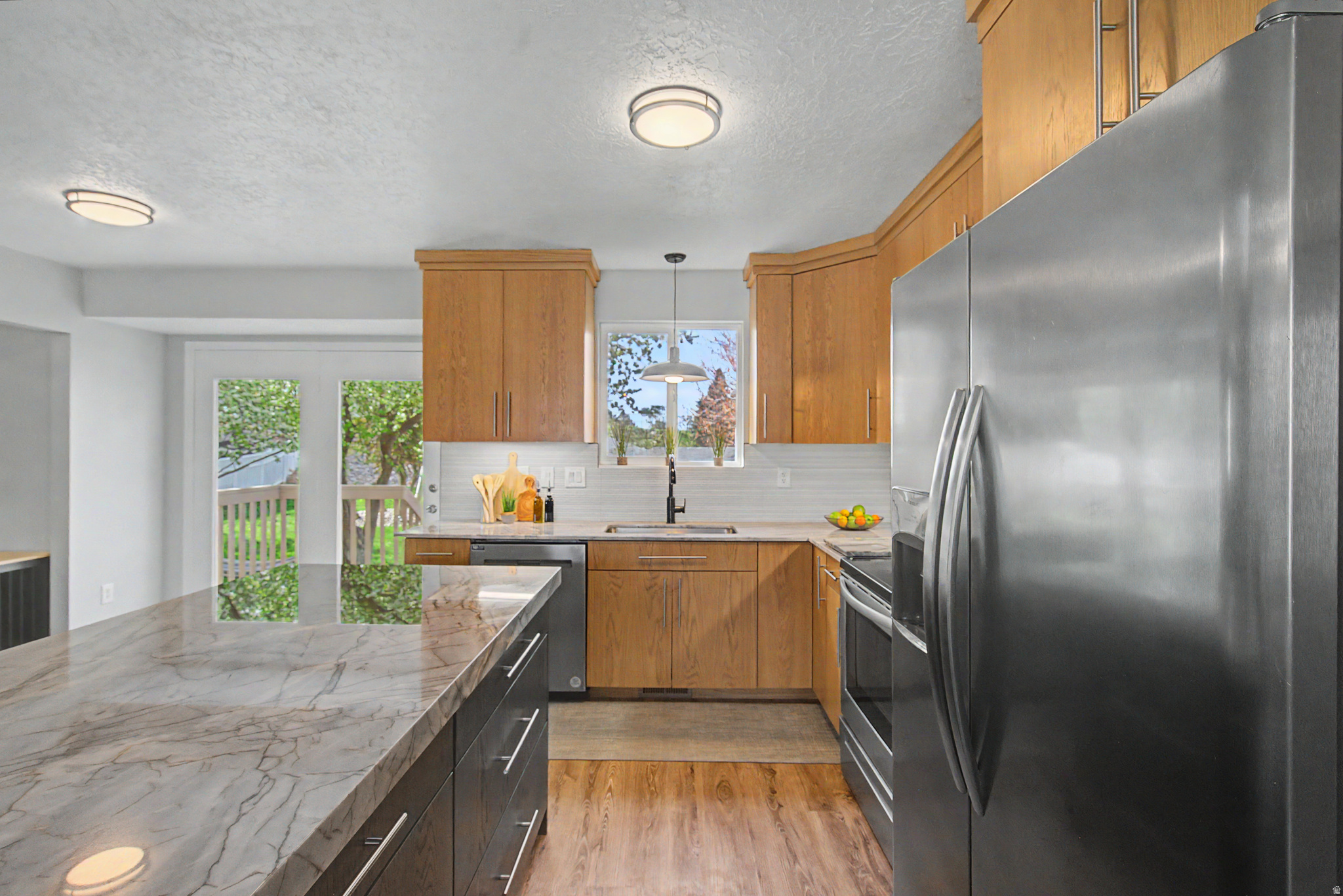 TRI-OAKS - Residential