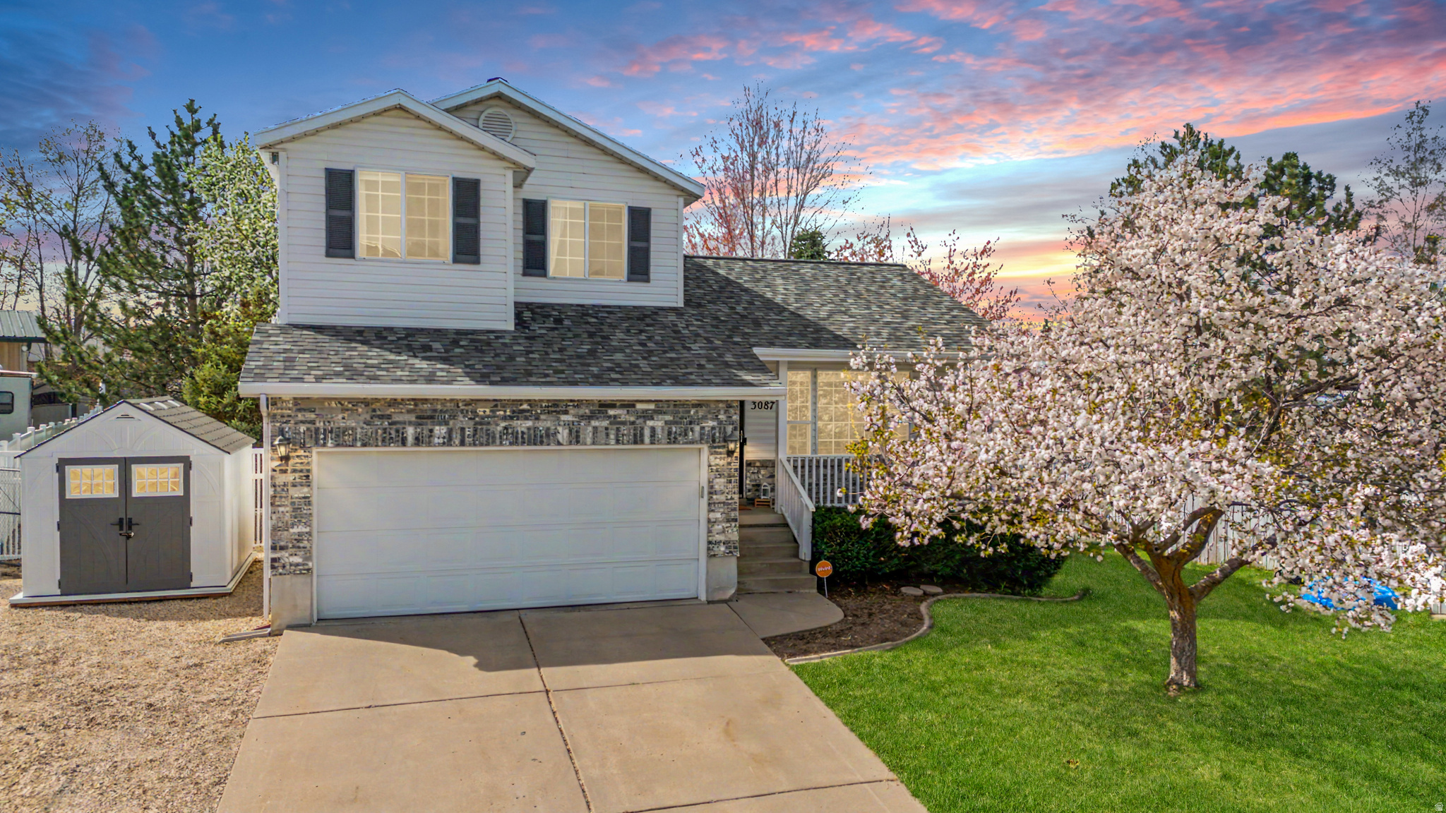 TRI-OAKS - Residential