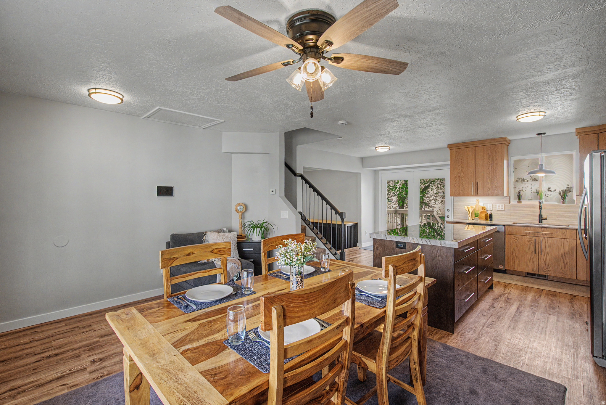 TRI-OAKS - Residential