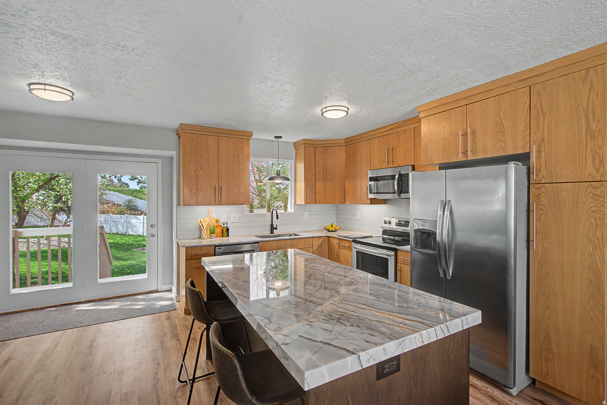 TRI-OAKS - Residential