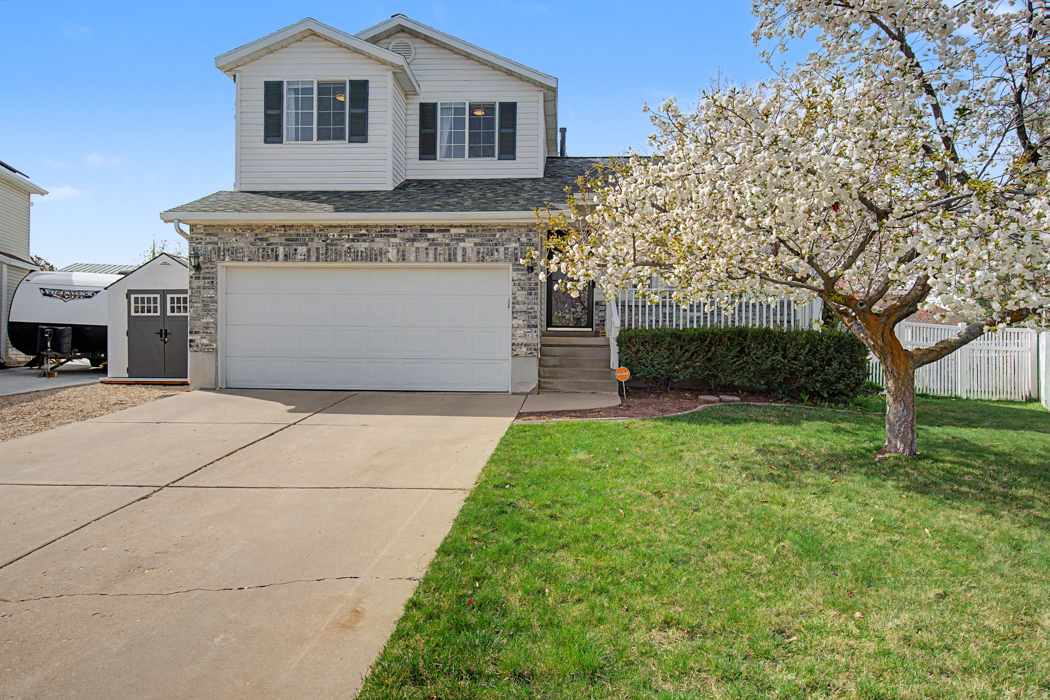 TRI-OAKS - Residential