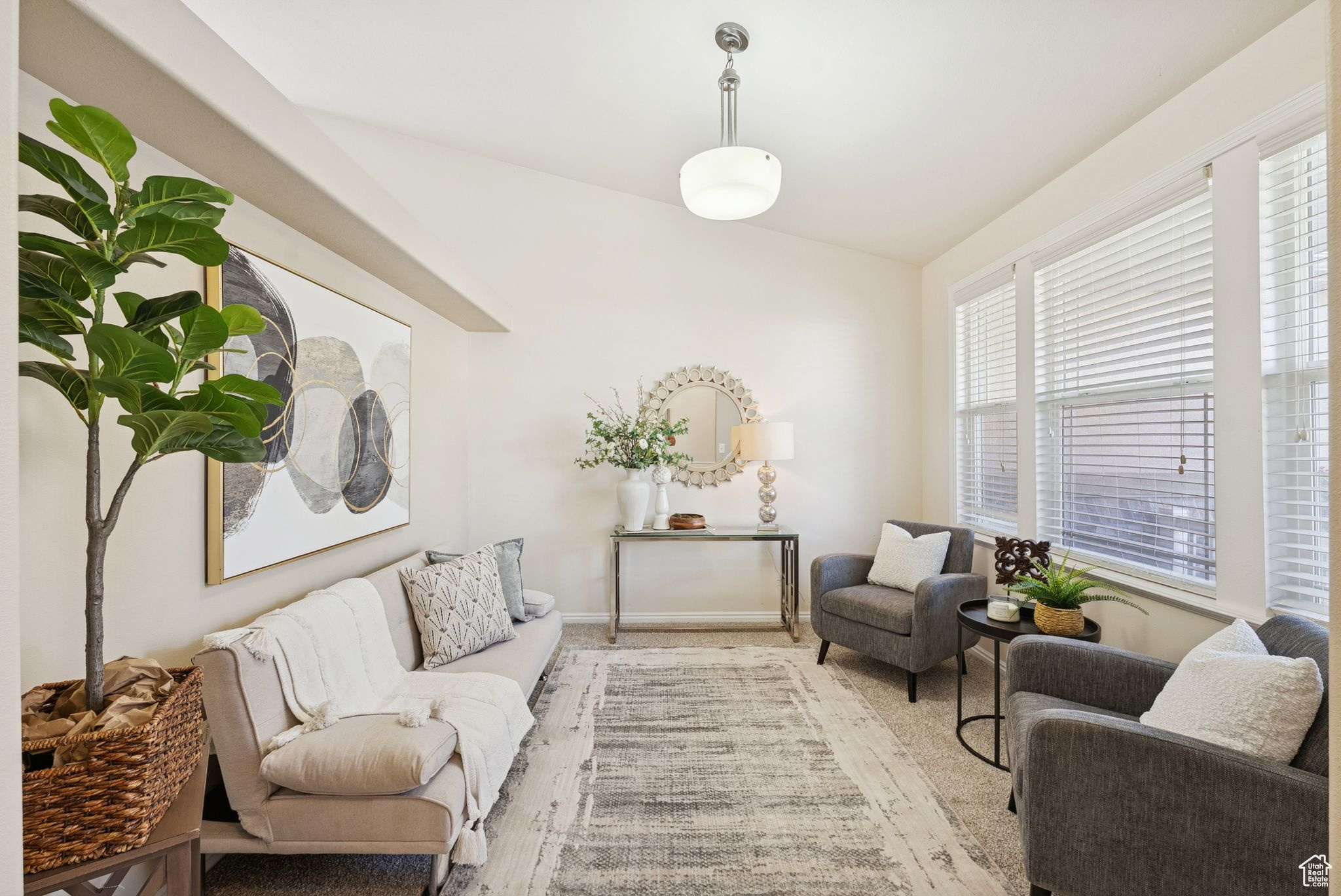 LAZY J - Residential
