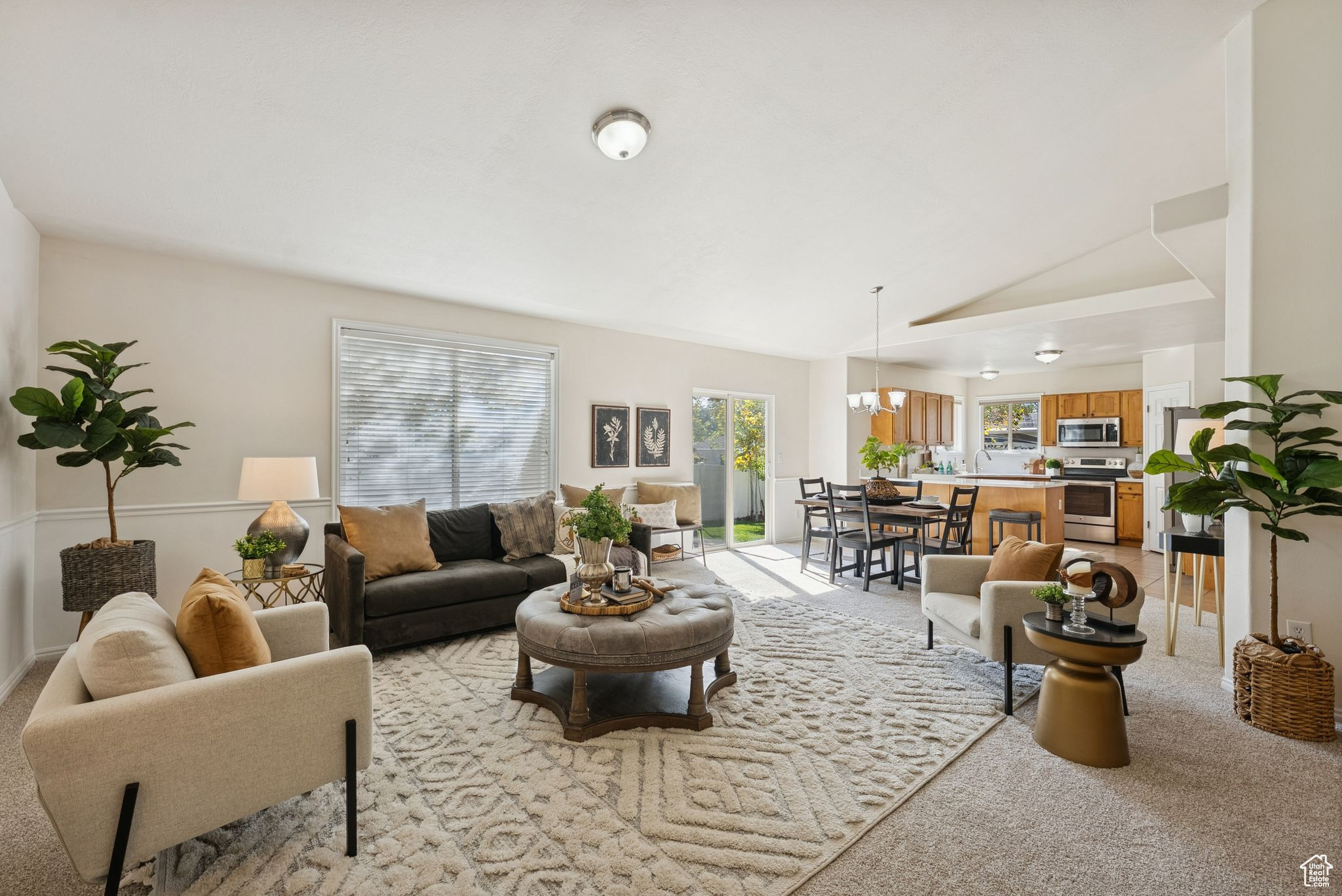 LAZY J - Residential