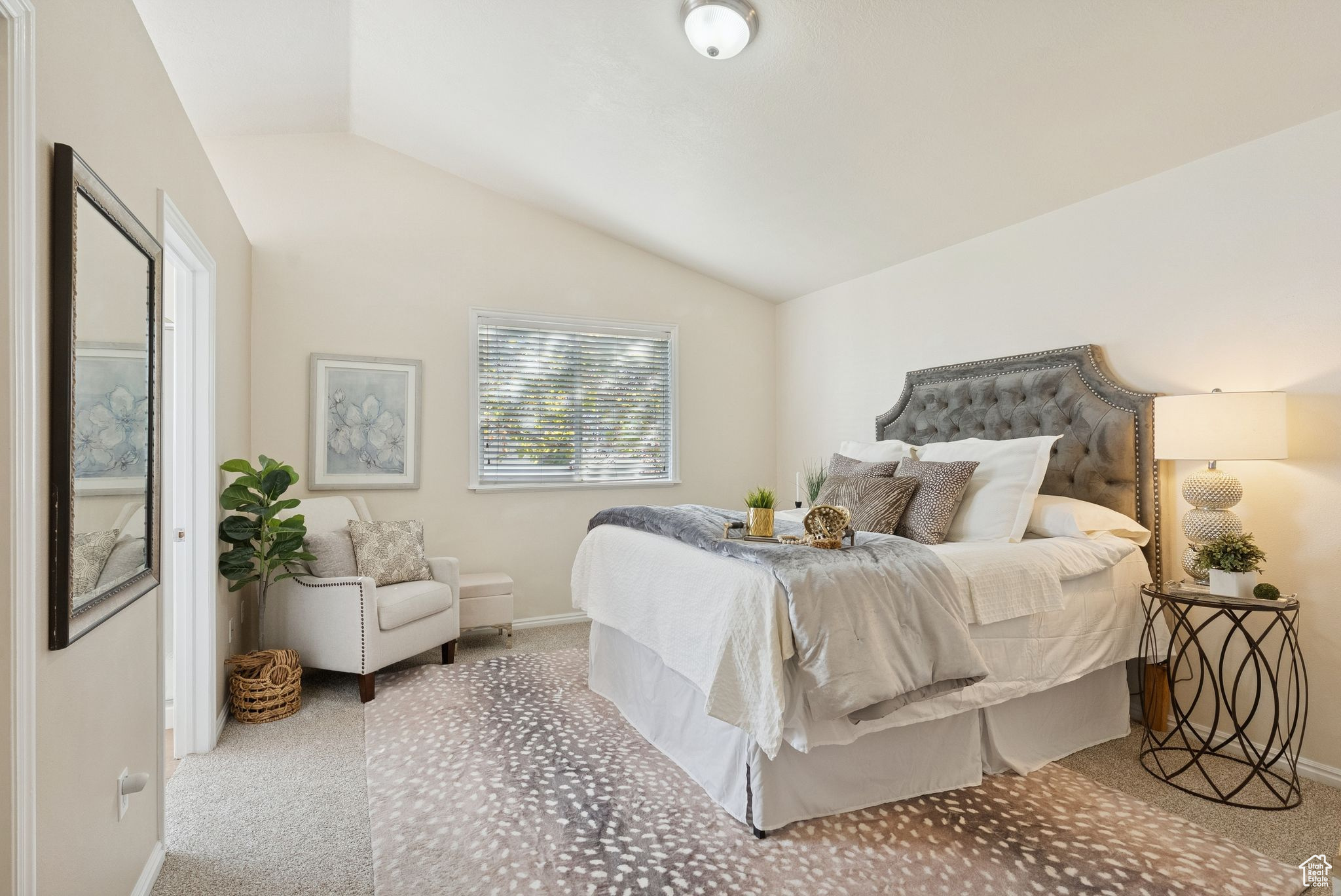 LAZY J - Residential