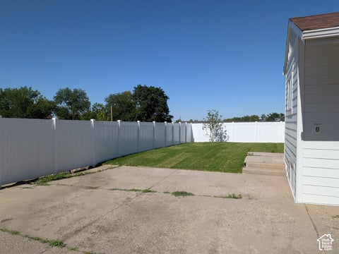 Tiny photo for 360 E 400 N, Centerville, UT 84014 (MLS # 2189795)
