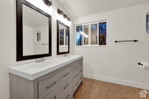 Tiny photo for 360 E 400 N, Centerville, UT 84014 (MLS # 2189795)