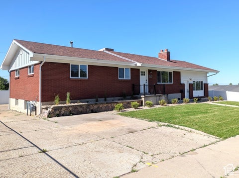 Tiny photo for 360 E 400 N, Centerville, UT 84014 (MLS # 2189795)