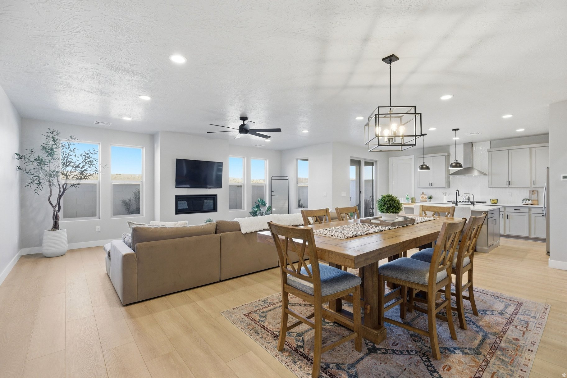 ROSALIA RIDGE AT DIVARIO AMD - Residential