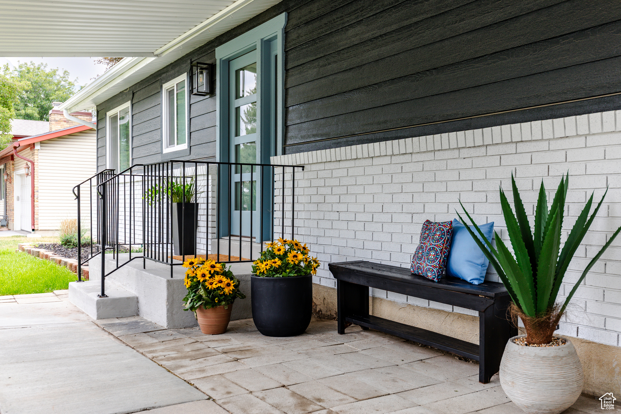 CROWN COLONY - Residential