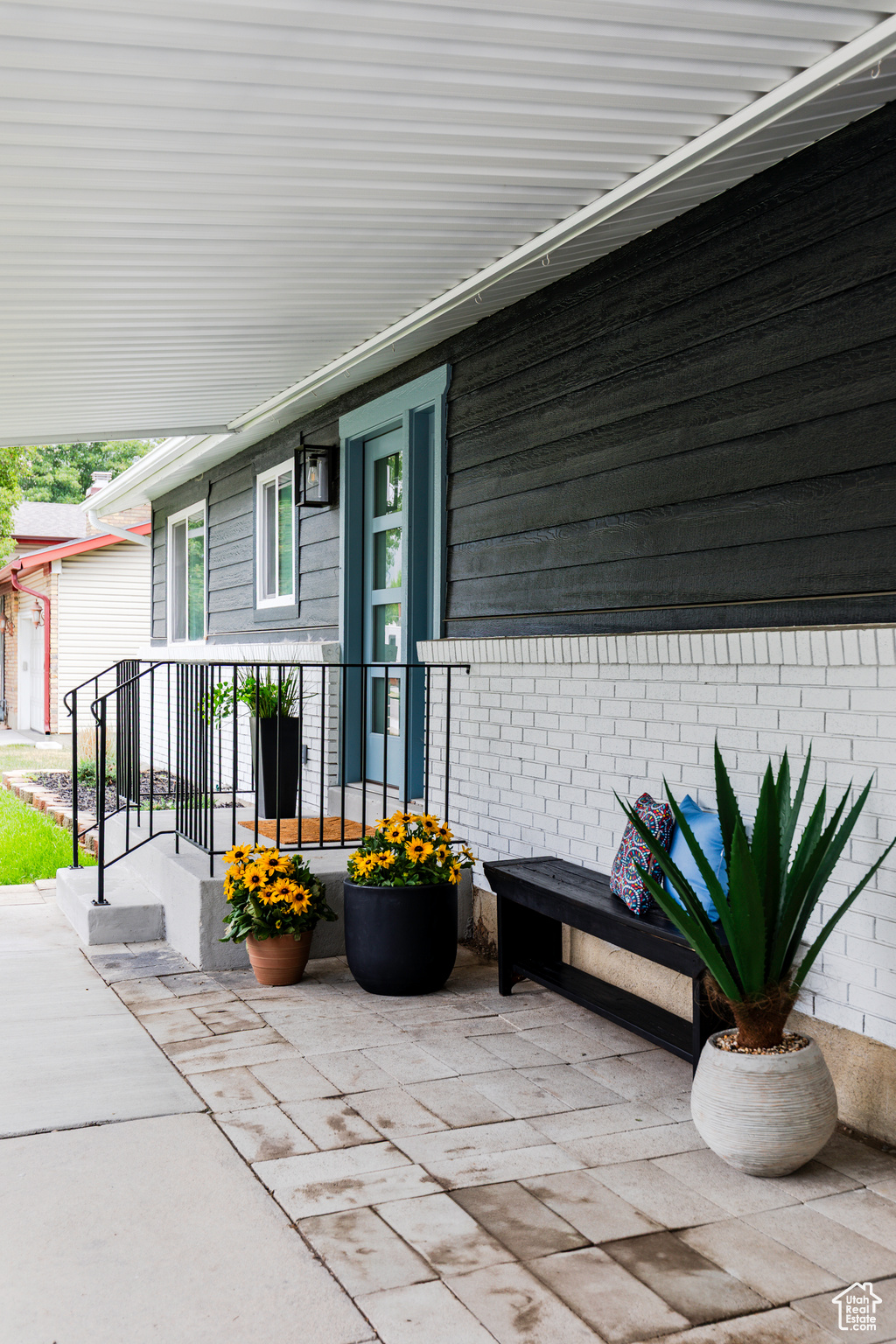 CROWN COLONY - Residential