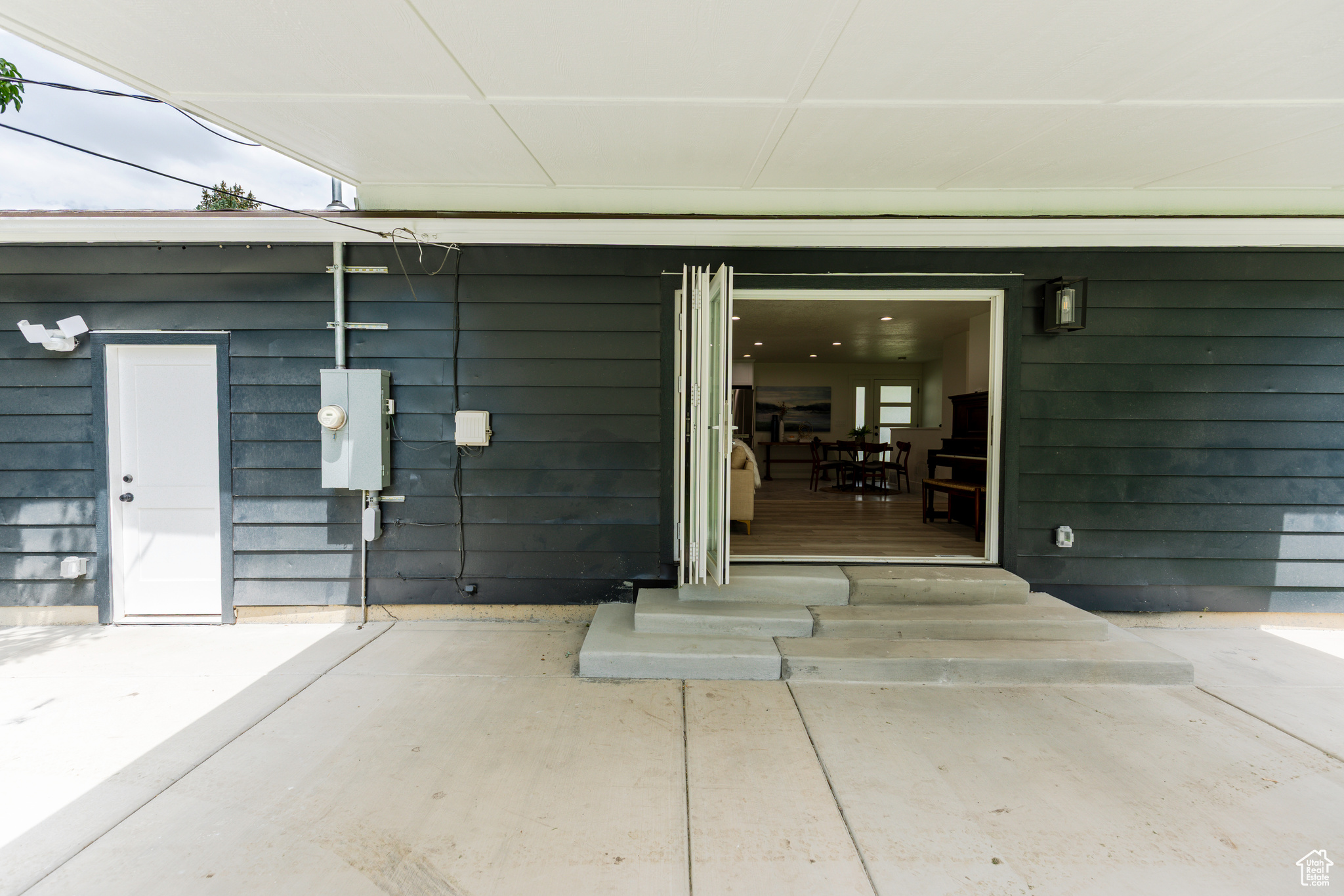 CROWN COLONY - Residential