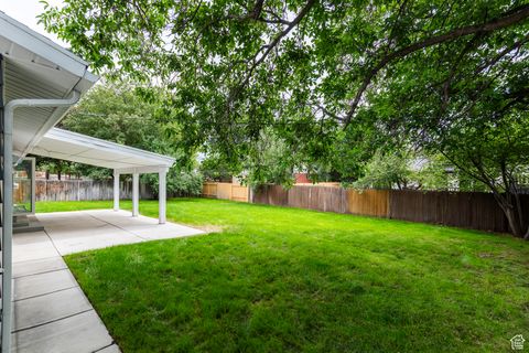 Tiny photo for 1578 E DELAWARE LN, Holladay, UT 84117 (MLS # 2102721)