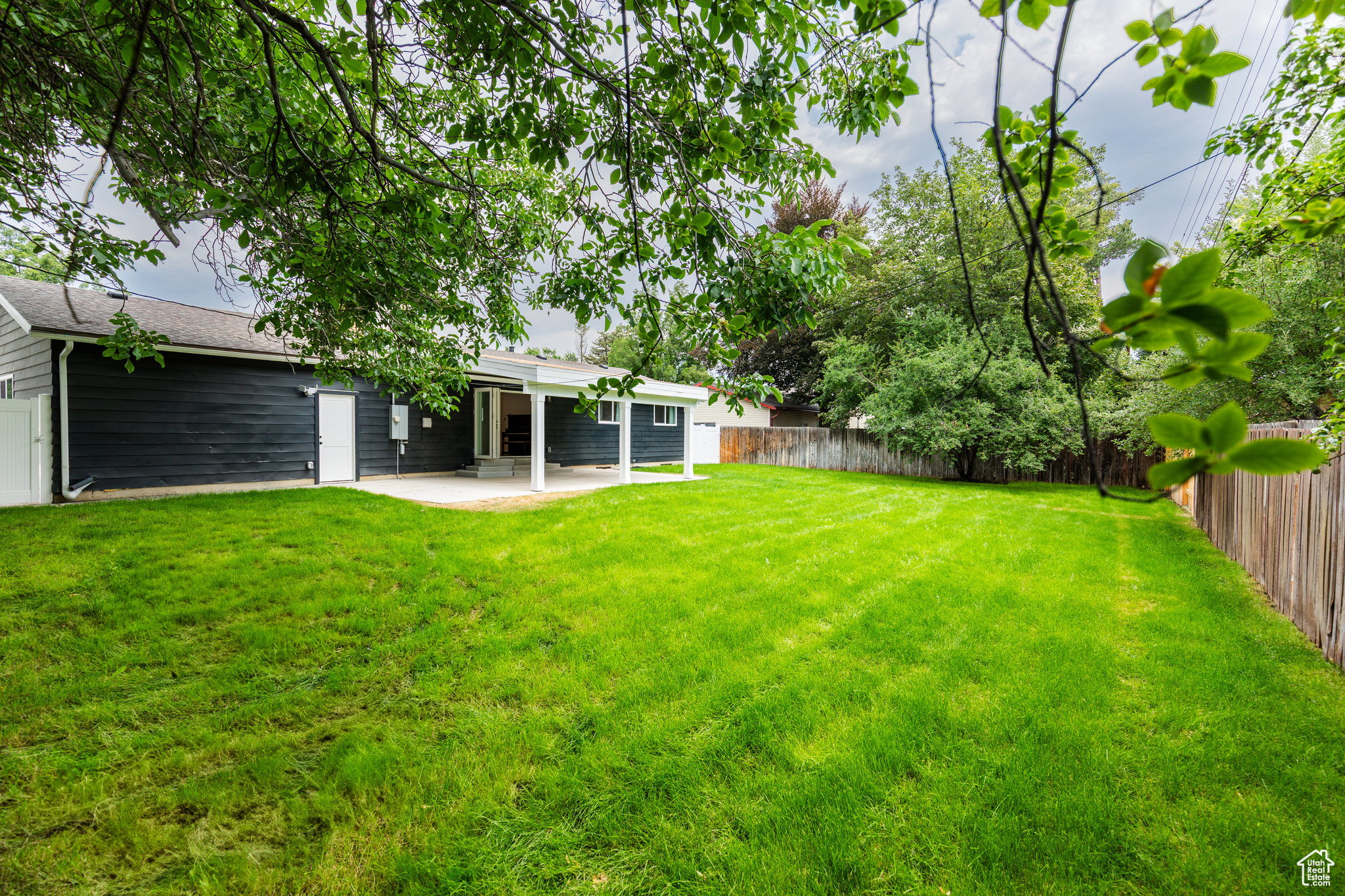 CROWN COLONY - Residential