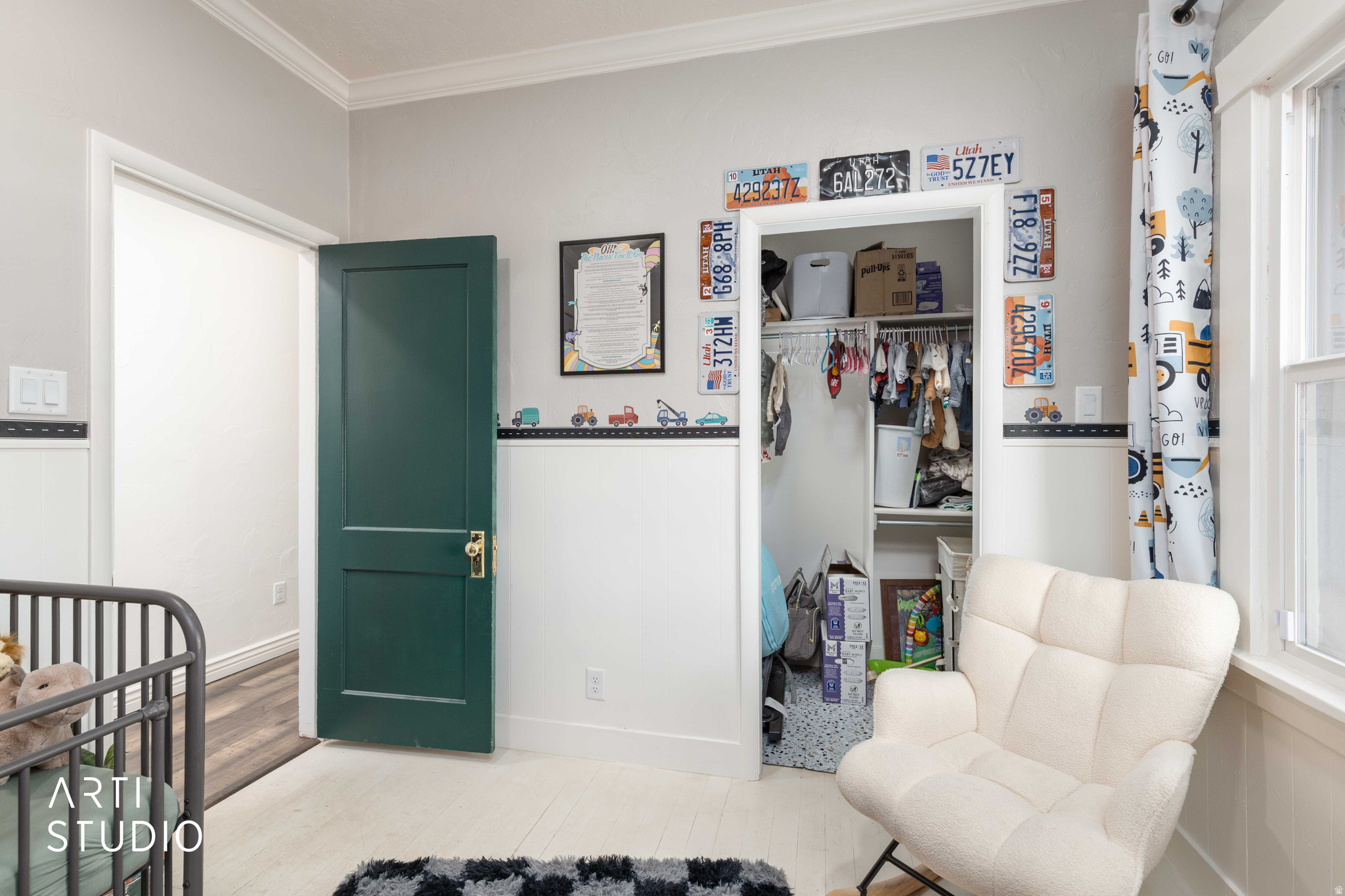 Main image without alt text