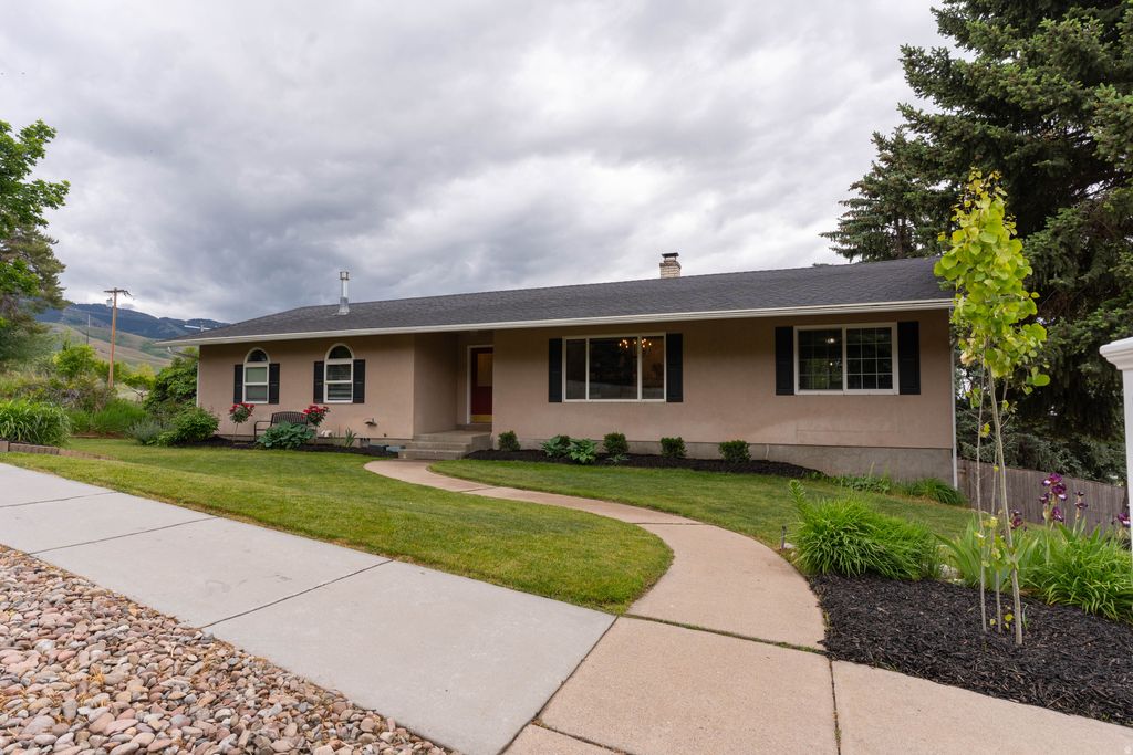 Photo of 480 E 100 N, Smithfield, UT 84335 (MLS # 2161902)