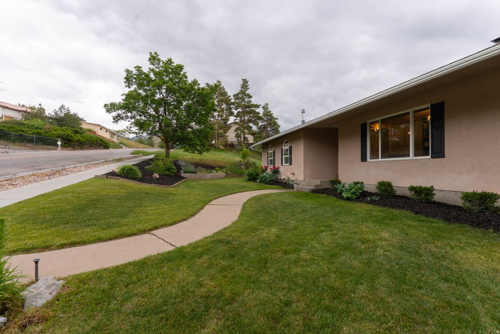 Photo of 480 E 100 N, Smithfield, UT 84335 (MLS # 2161902)