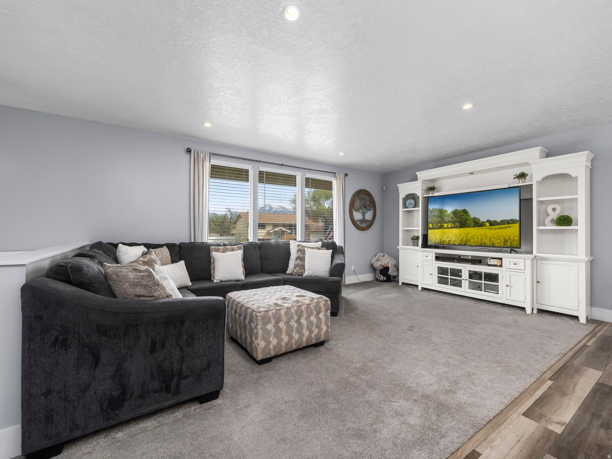 VALLEY SIDE - Residential