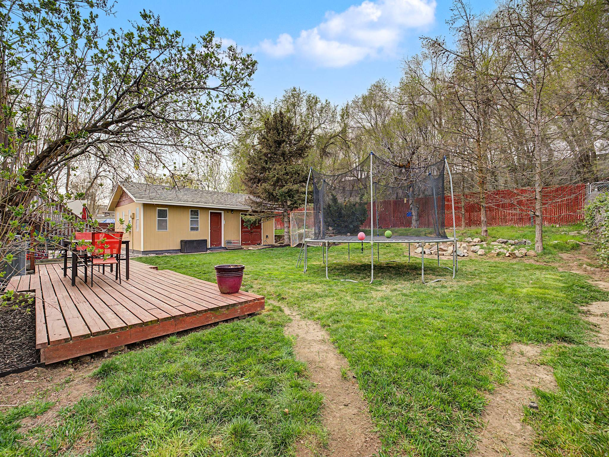 VALLEY SIDE - Residential