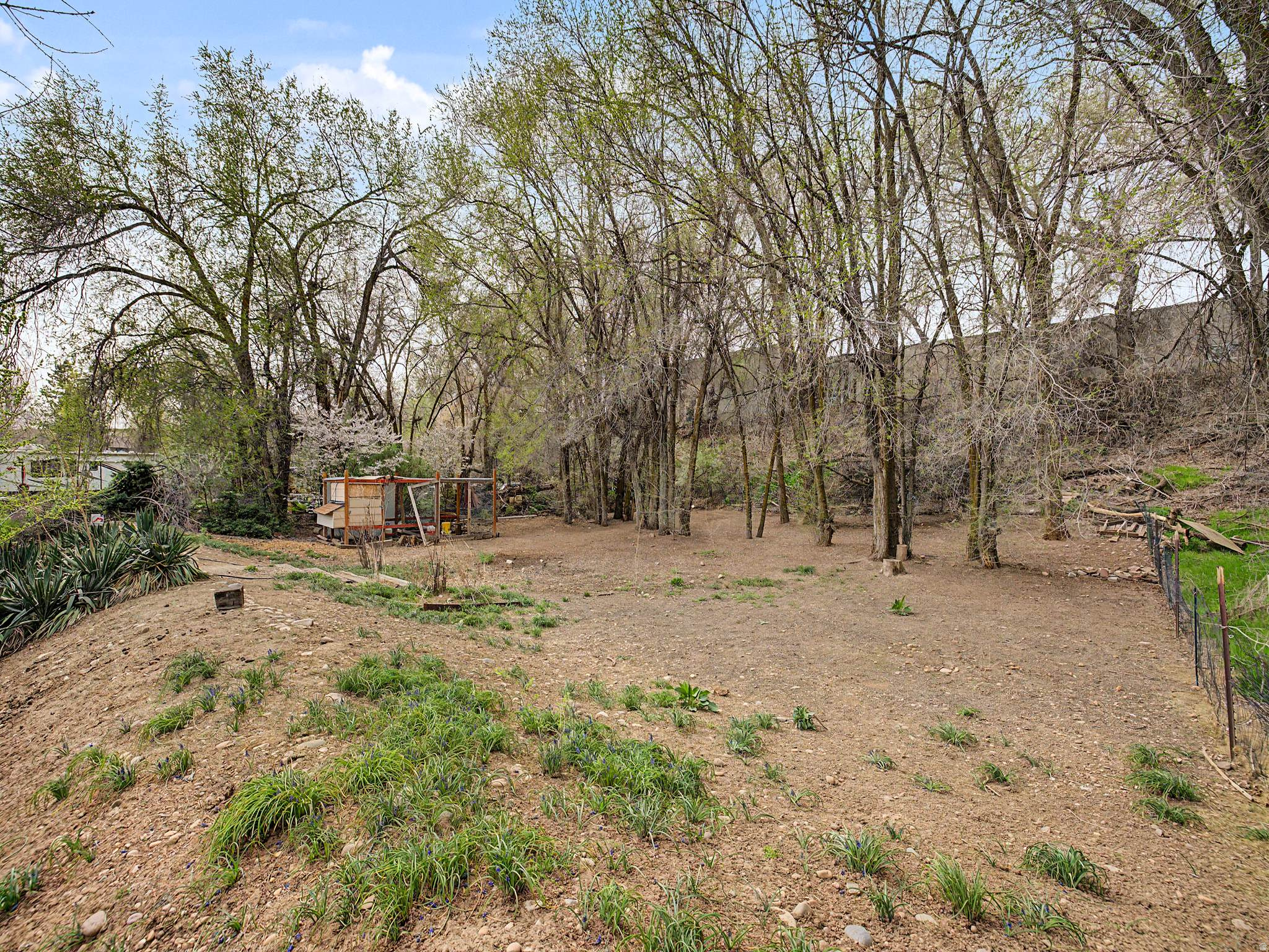 VALLEY SIDE - Residential