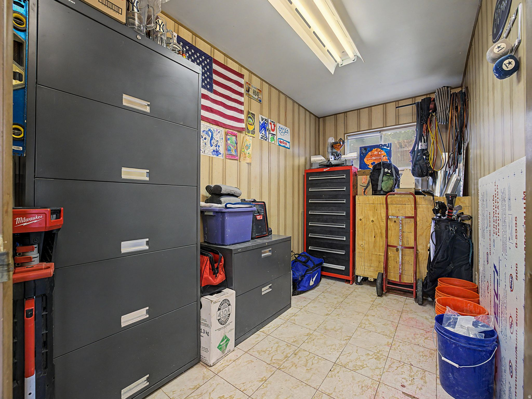 VALLEY SIDE - Residential