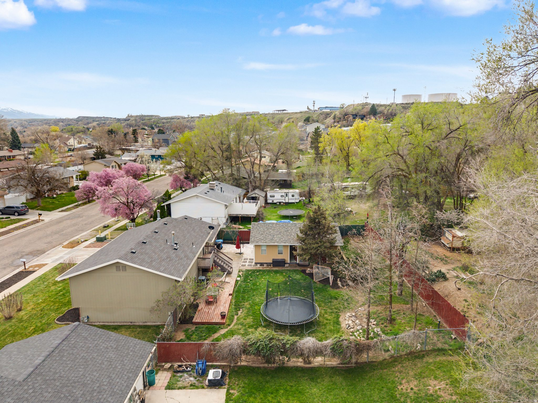 VALLEY SIDE - Residential