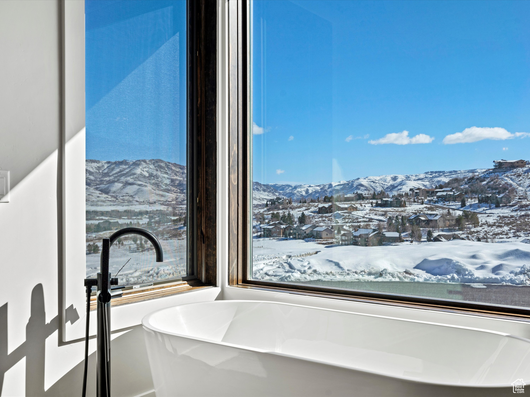 6251 E Legacy Dr, Huntsville, Utah image 37