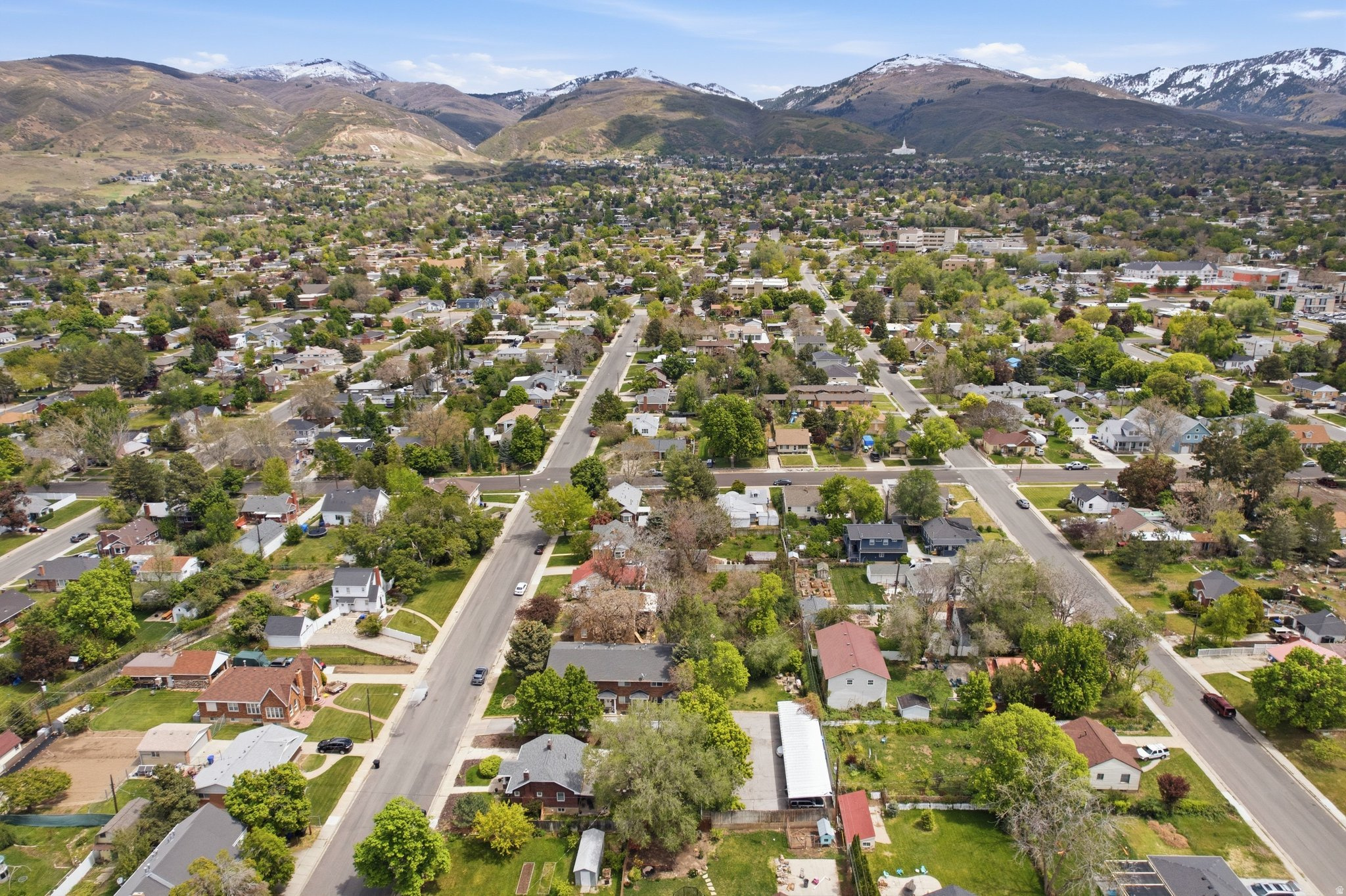 PINEVIEW CONDOMINIUM - Residential