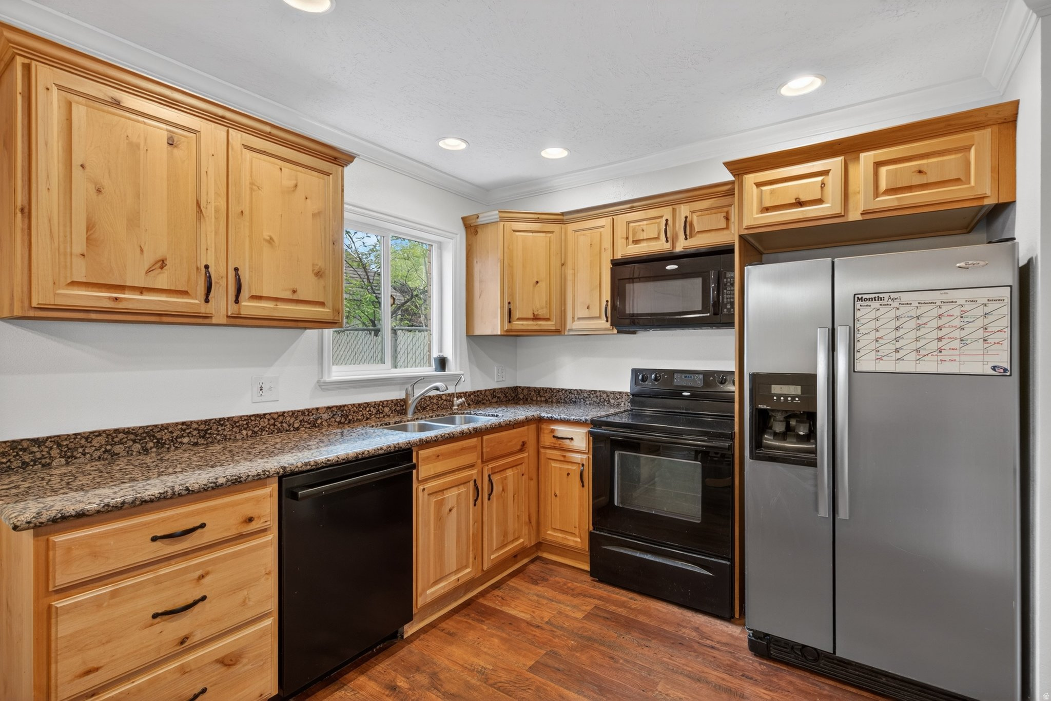 PINEVIEW CONDOMINIUM - Residential