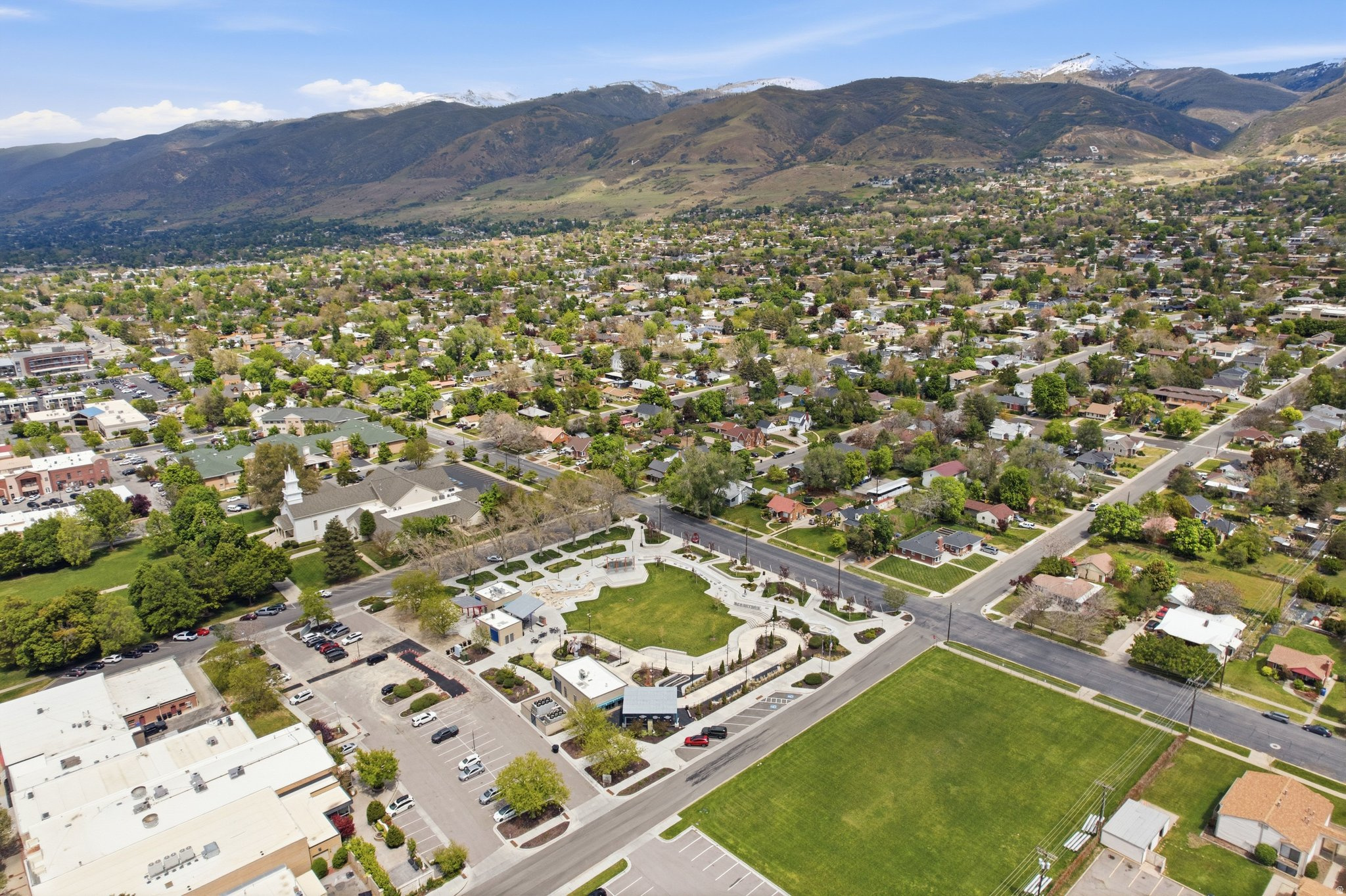 PINEVIEW CONDOMINIUM - Residential
