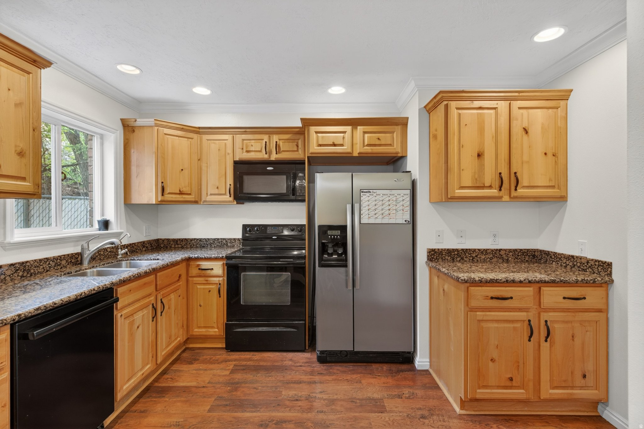 PINEVIEW CONDOMINIUM - Residential