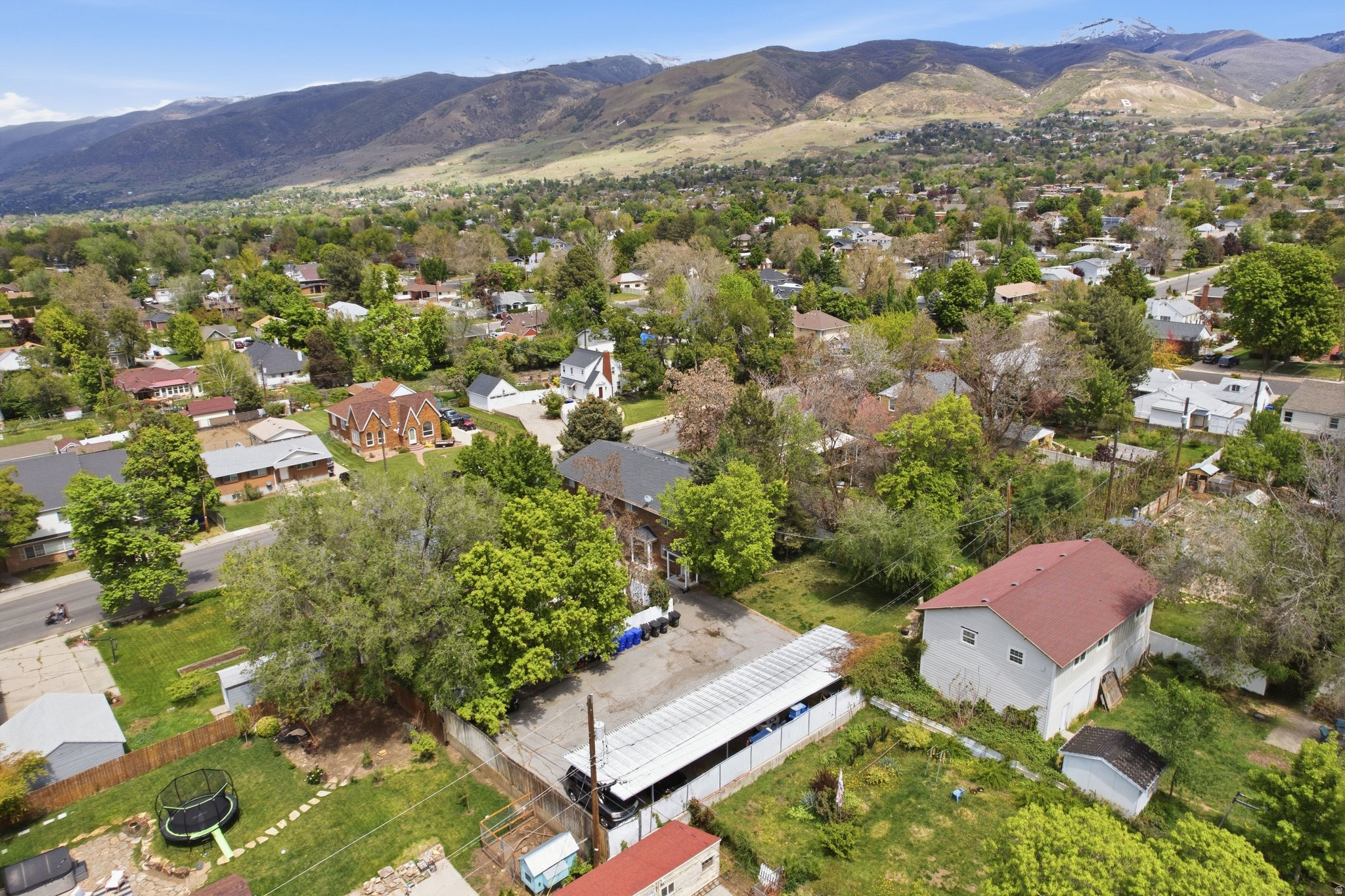 PINEVIEW CONDOMINIUM - Residential