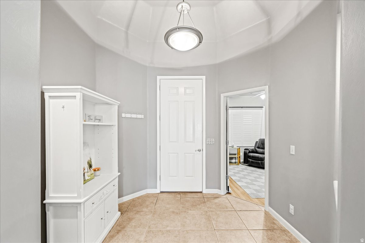 RIVER CREST TH 1 - Residential