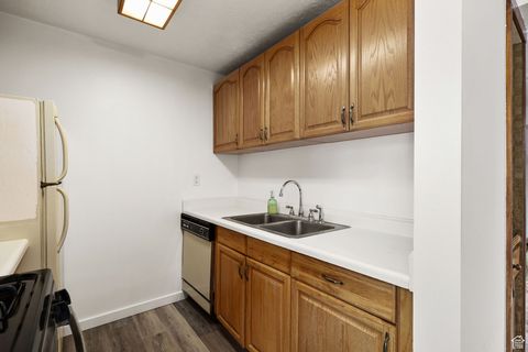 Tiny photo for 5420 S WILLOW LANE LN E #D, Murray, UT 84107 (MLS # 2114738)