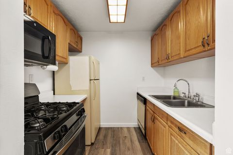 Tiny photo for 5420 S WILLOW LANE LN E #D, Murray, UT 84107 (MLS # 2114738)
