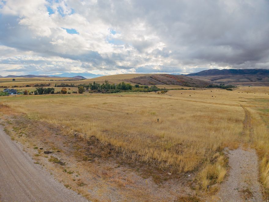 This 4.7-acre New Canyon lot is a rare value and already has a private well, power and fiber optics to the lot, saving you time and expense. Enjoy 360 mountain and valley views, abundant wildlife, and year-round access on well-maintained roads. Located only  mile from Forest Service trails, you'll have direct access to endless recreation right from your doorstep. Light CCRs and an architectural committee help protect the area's quality without the restrictions of a traditional HOA. Whether building a full-time home or a recreational retreat, this property offers the perfect mix of convenience, privacy, and natural beauty. Reach out soon as it's priced to move!