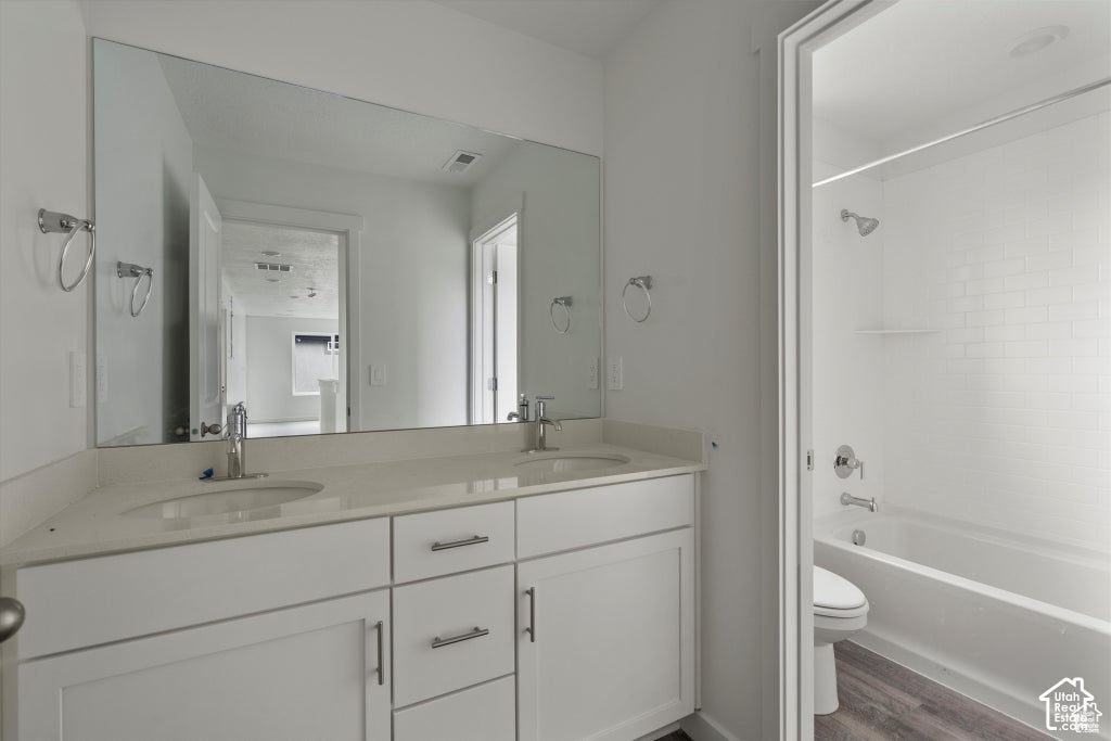 Photo of 557 E HEARTH LN, Eagle Mountain, UT 84005 (MLS # 2189461)