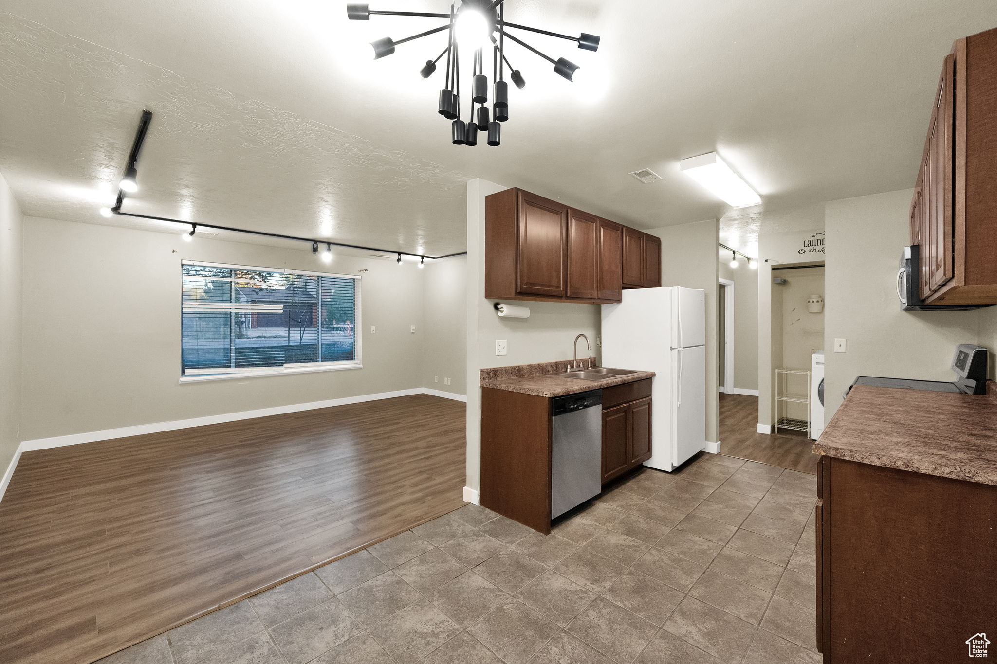 1860 W 500 NORTH N C13