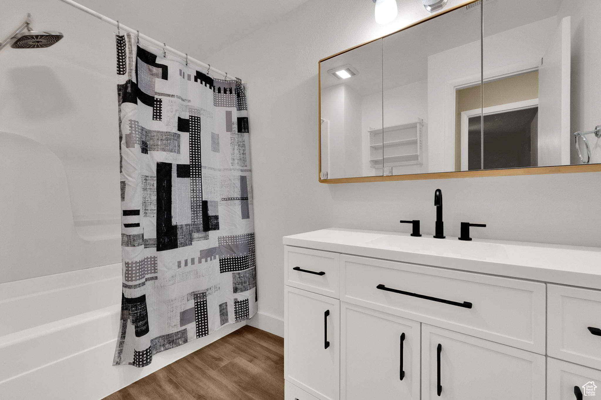 WOOD CREST - Residential