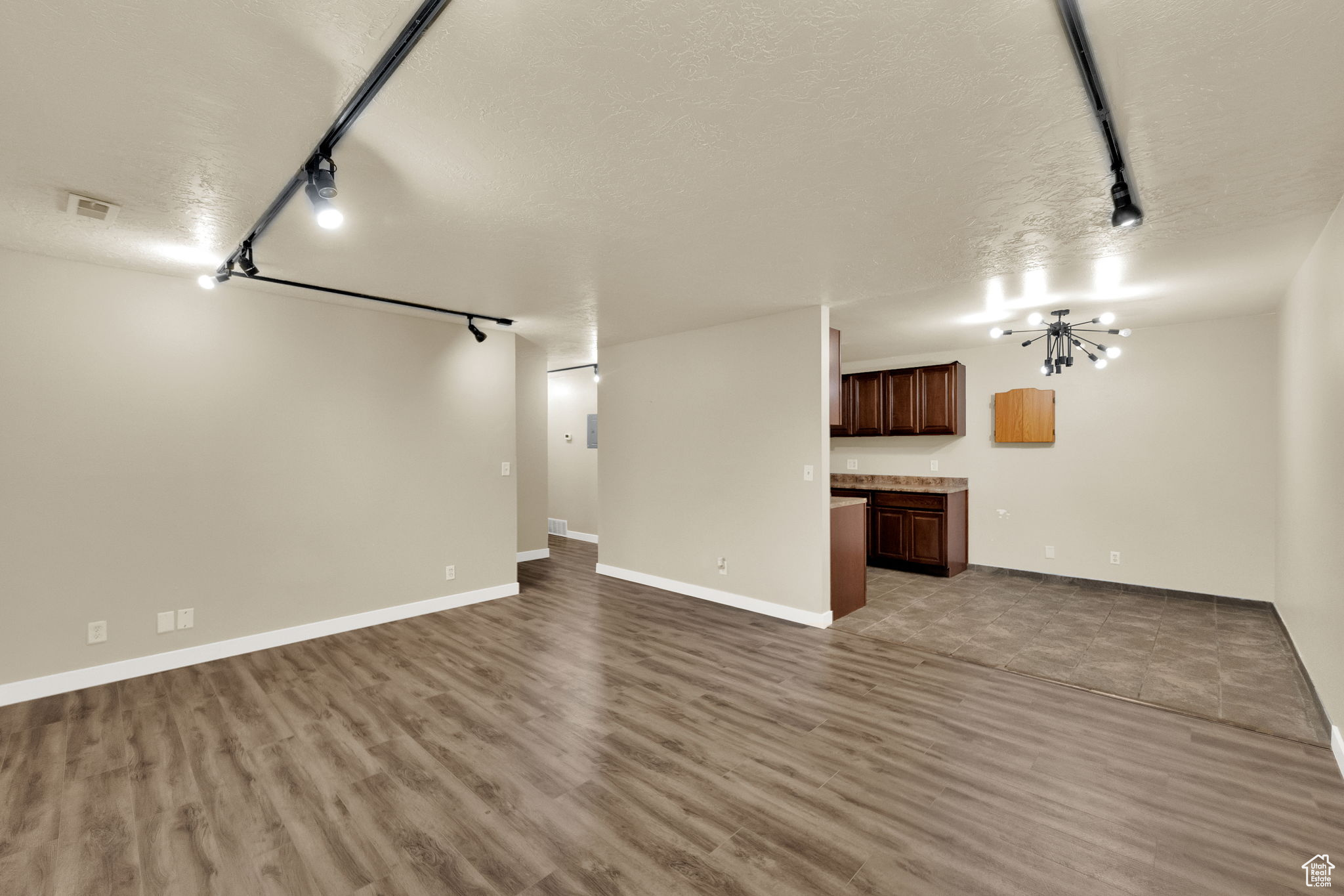 WOOD CREST - Residential