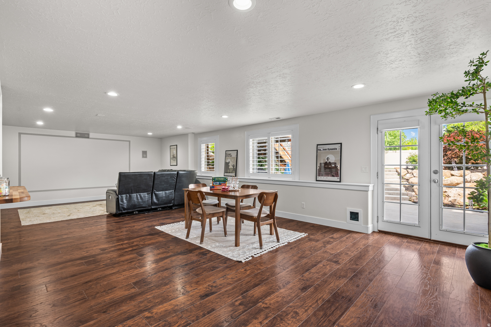 QUAIL HOLLOW - Residential