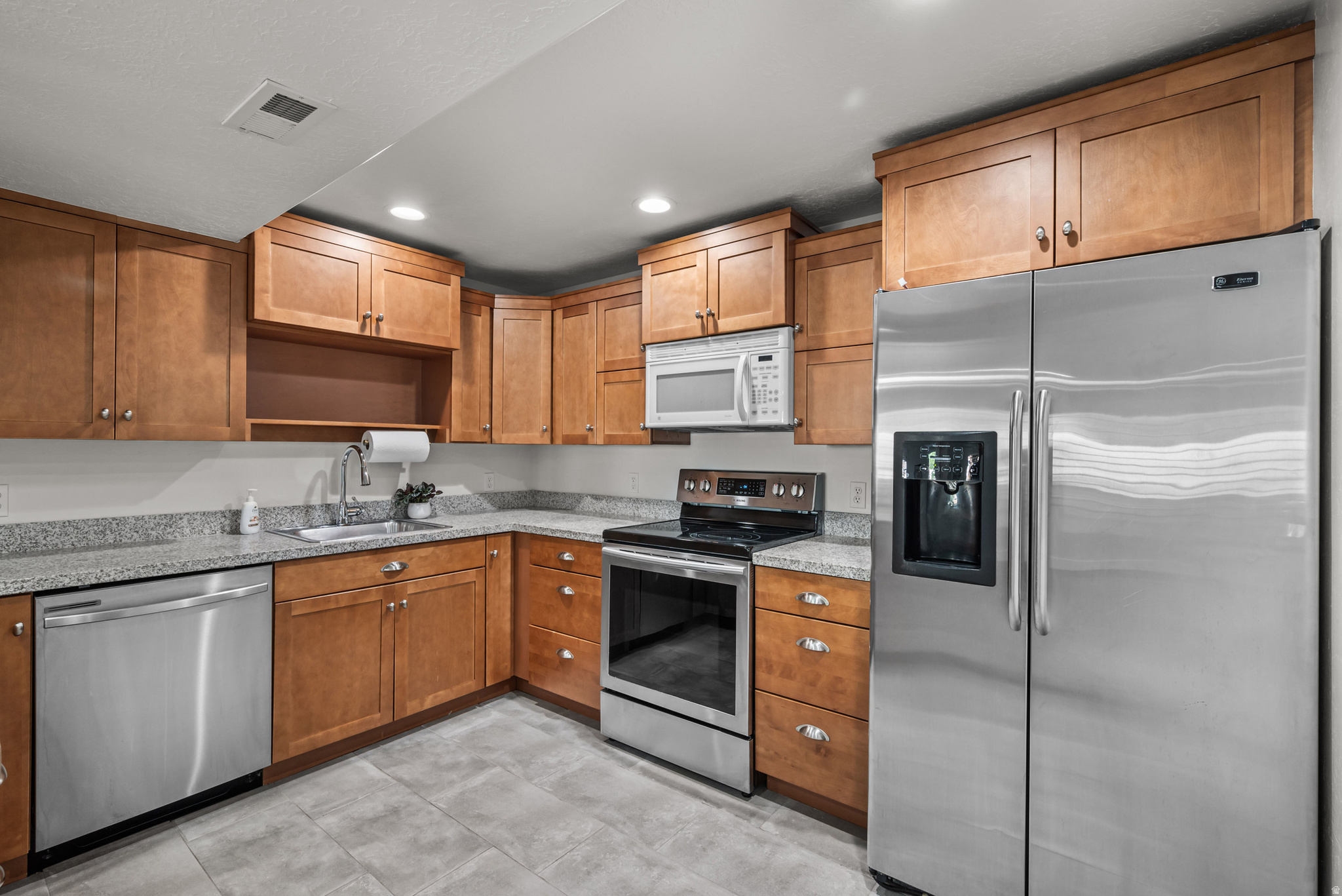 QUAIL HOLLOW - Residential