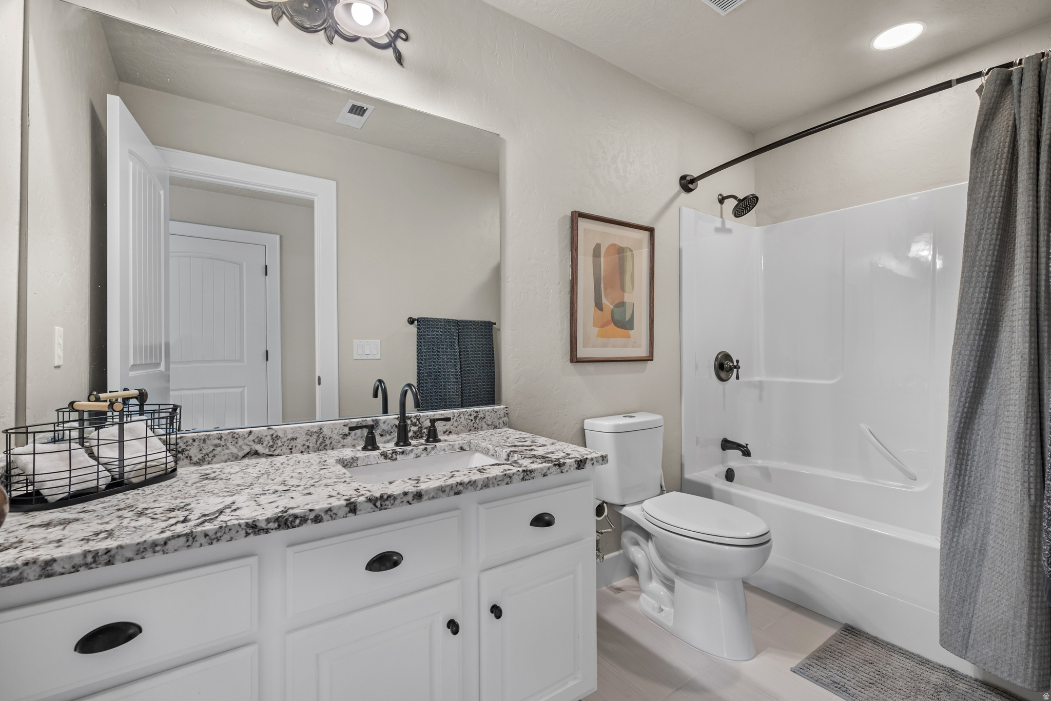 QUAIL HOLLOW - Residential
