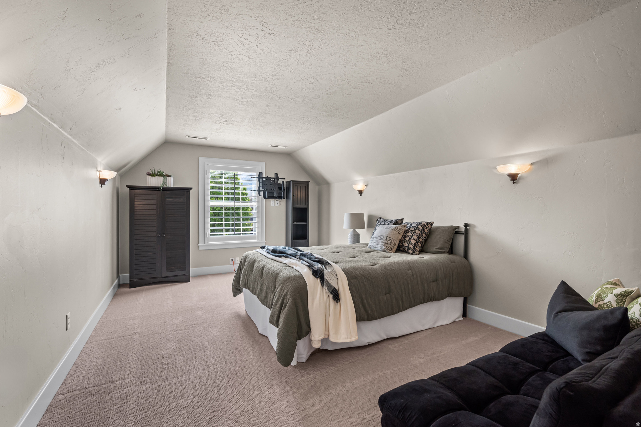 QUAIL HOLLOW - Residential