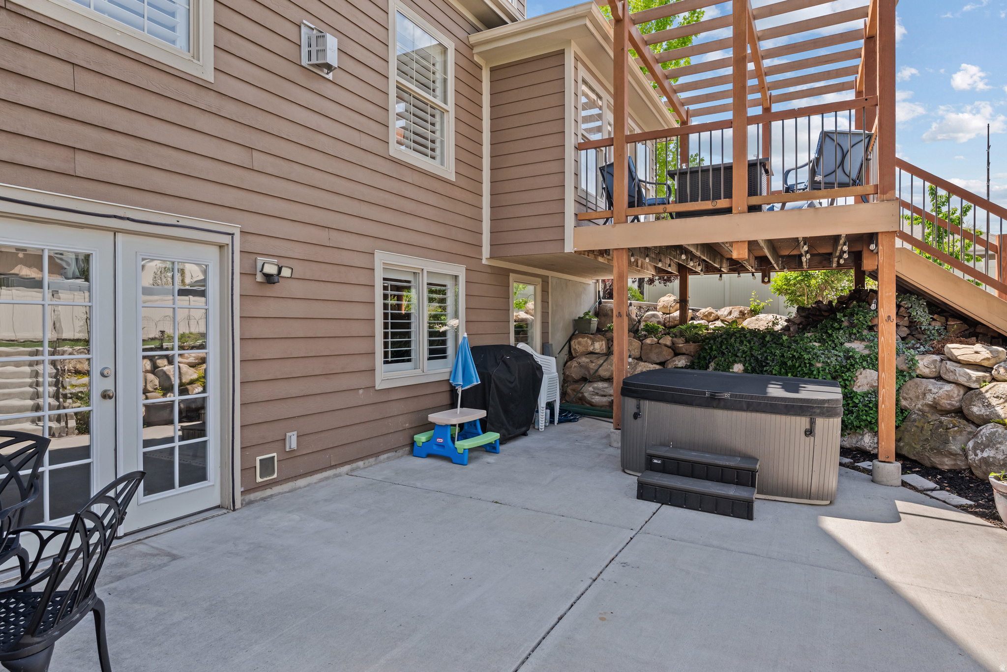 QUAIL HOLLOW - Residential