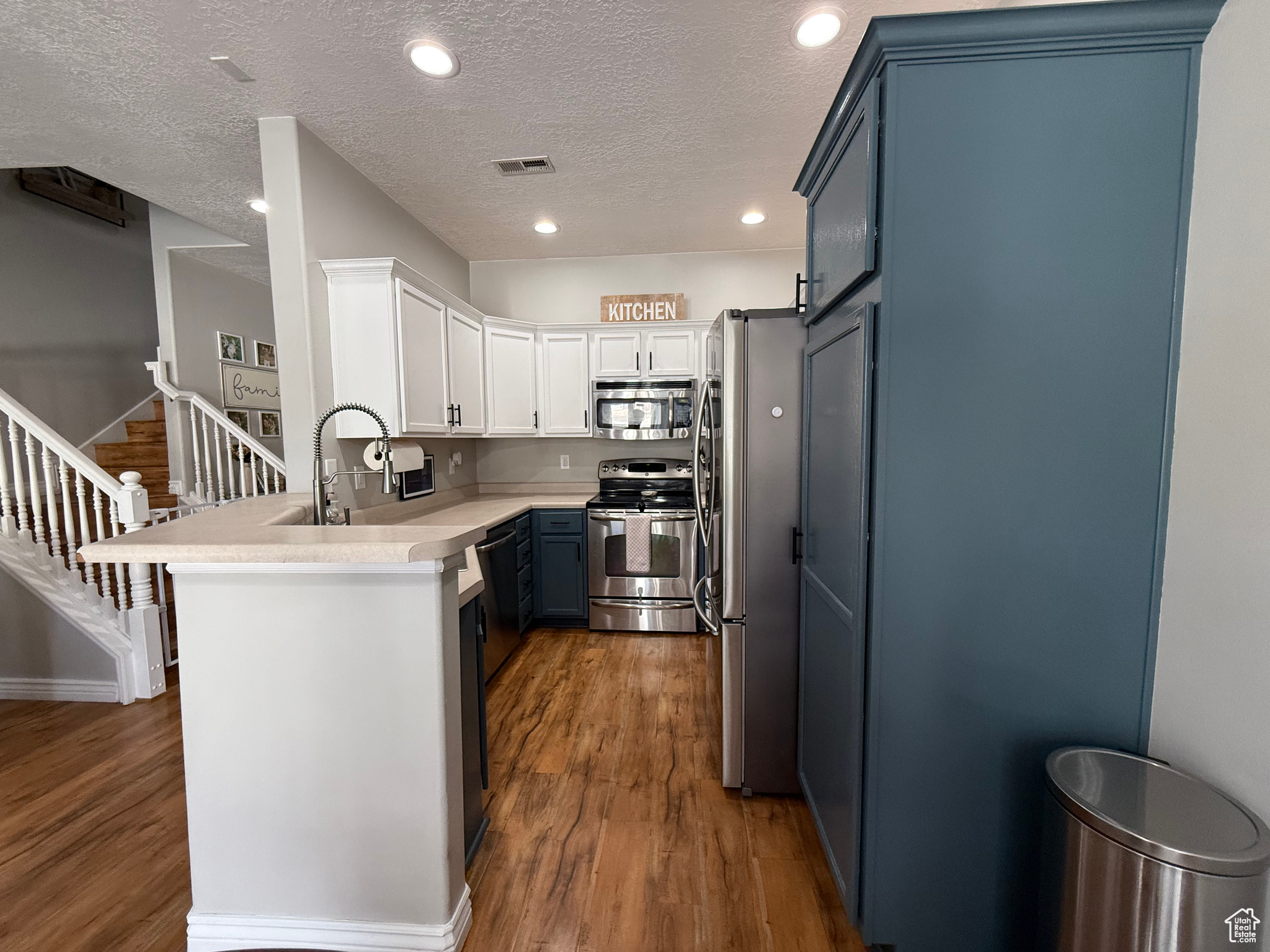 VINTAGE ON THE BLUFFS - Residential