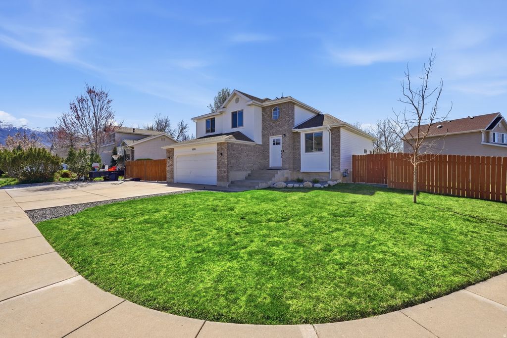 Photo of 1020 E 1500 N, Layton, UT 84040 (MLS # 2146262)