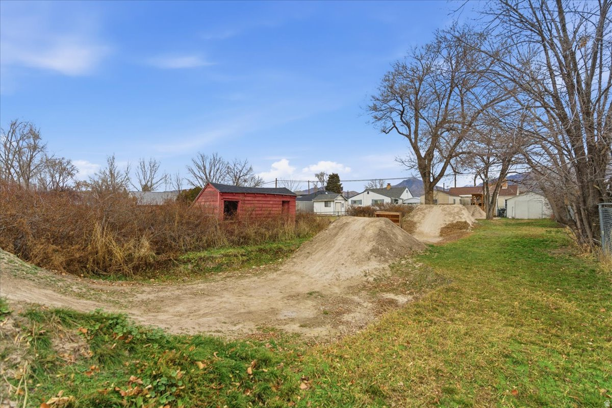 VILLAGE GARDENS - Residential