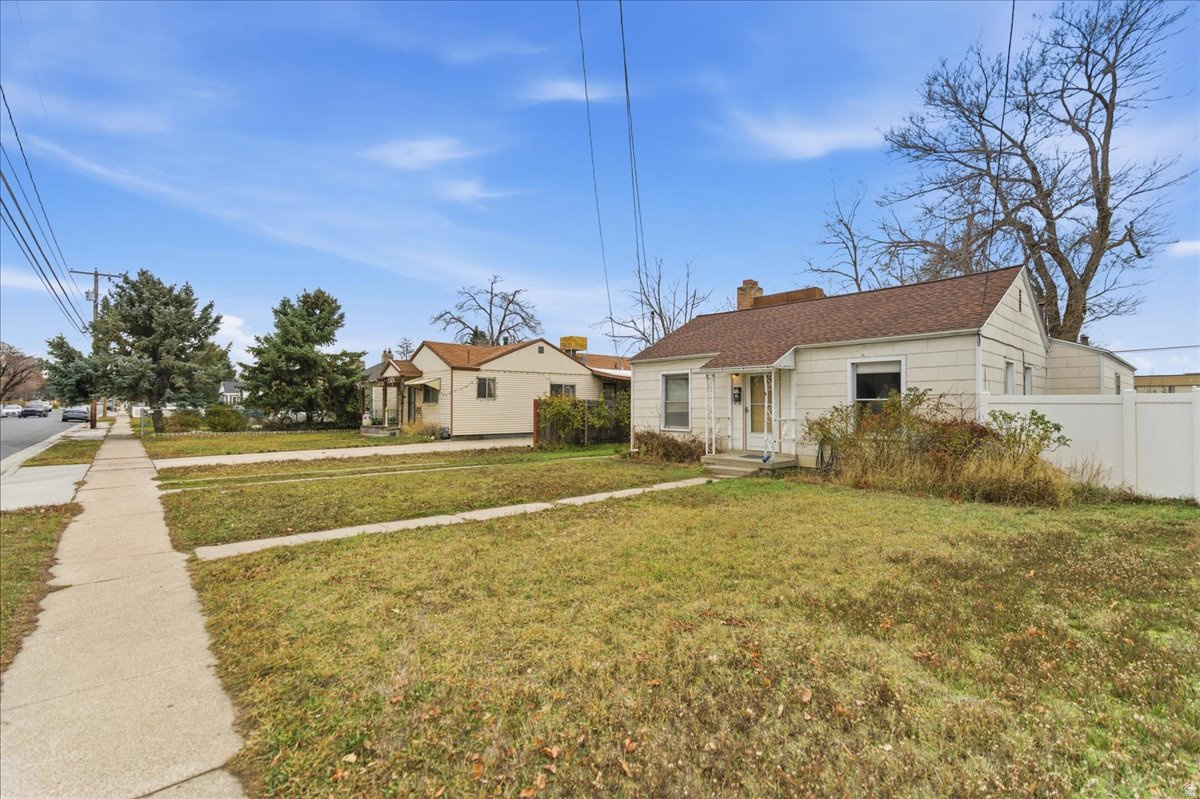 VILLAGE GARDENS - Residential