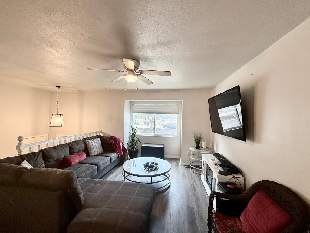 Photo of 284 N 500 W, Clearfield, UT 84015 (MLS # 2179154)