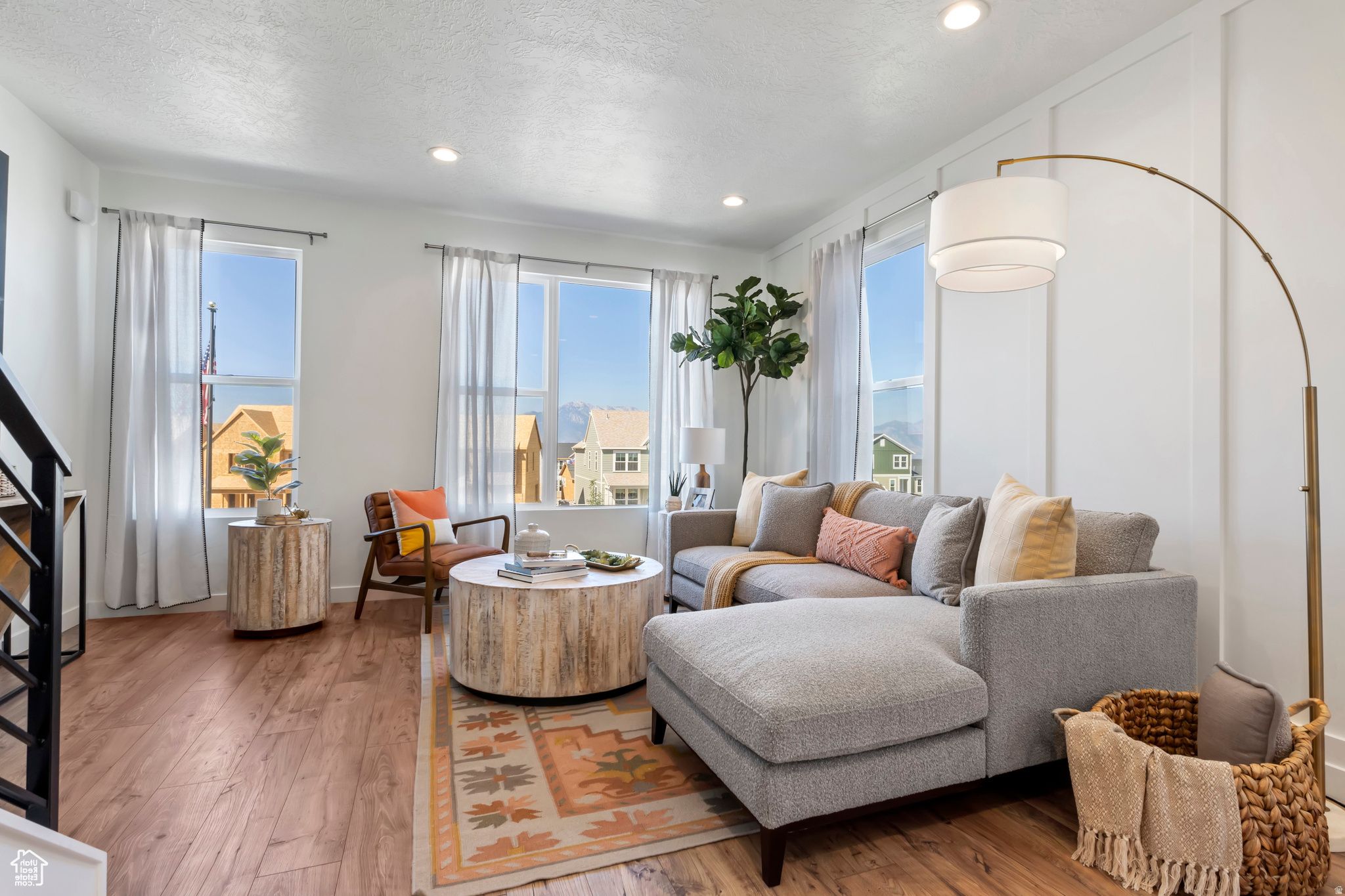 BEACON POINTE - Residential